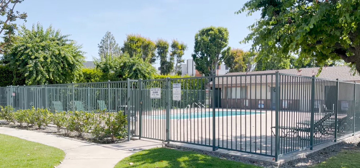 Custom aluminum pool fence installation